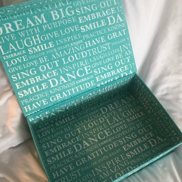 Memory box - Picture 2 of 2